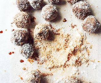 Raw Jaffa Bliss Balls! The most delicious bliss balls