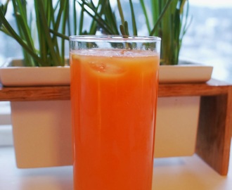Friskpresset juice på appelsin, passionsfrugt, gulerødder og ingefær