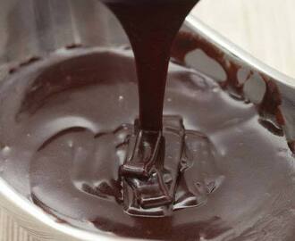 Sjokoladefudge på under 2 minutter