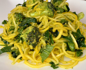Espaguetis de Zucchini con Espinaca y Brócoli (Receta SCD, GFCFSF, Vegana, RAW)