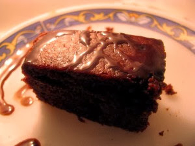 How to Make easy Whole Wheat Flour Dark Chocolate Cake with Dates (Eggless Recipe)