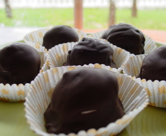 Trufas acaramerengadas cubiertas de chocolate