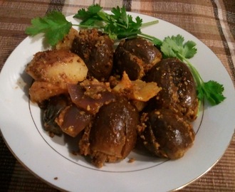 Bharva Baingan & Potatoes (stuffed baby eggplants)