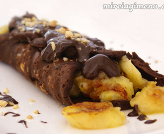 Crepe brownie con plátanos a la plancha y salsa de algarroba