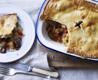 Corned beef and onion pie