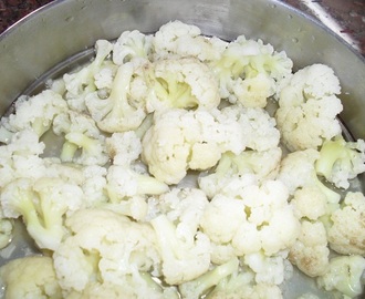 Cauliflower Mor Saambaar - Cauliflower In Curd And Lentil Gravy