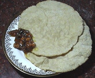 Jolada Rotti & Pulikachal - Jowar Bread and Tamarind Spread