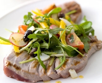 Gegrilde tonijn met zuiderse salade