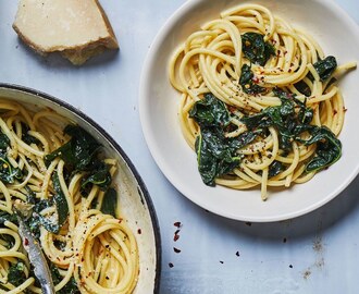 Spaghetti Aglio e Olio with Lots of Kale