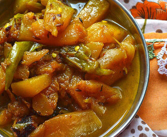 Kaddu (Kumdra) Sabzi | Pumpkin Curry Recipe