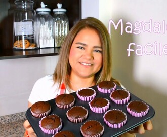Magdalenas esponjosas SIN MANTEQUILLA  de chocolate FACIL