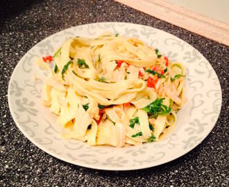 Aftensmad på 5 min: Frisk pasta med laks og rucola