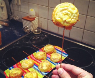 Piruletes-bikini de pasta de full  amb pernil dolç i formatge