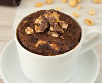 Chocolade mug cake met Snickers