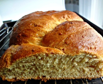 Daring Bakers Challenge-Challah Bread (Whole Wheat)