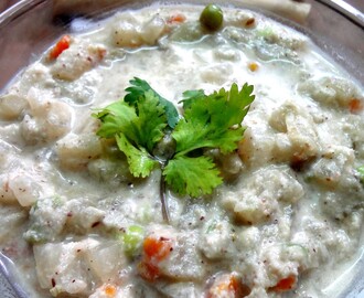 Mixed vegetables cooked in a thick coconut creamy sauce with Indian spices  ( Veg Korma...Restaurant Style )