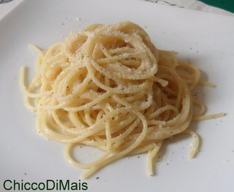 Spaghetti cacio e pepe (ricetta romana)