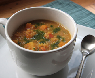 Zuppa di farro e lenticchie: la ricetta anche con il bimby e le proprietà