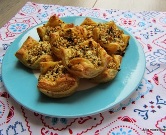 Peynirli ağzı açık börek (open mini börek met Turkse witte kaas)