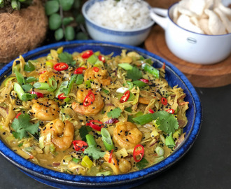 Thaise roerbak met garnalen in kerriesaus - Familie over de kook