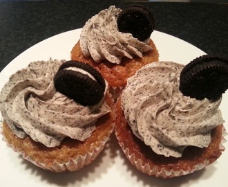 Oreo cupcakes med Oreo frosting