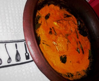 Thenga aracha Meen Curry (Fish Curry in Coconut Gravy)
