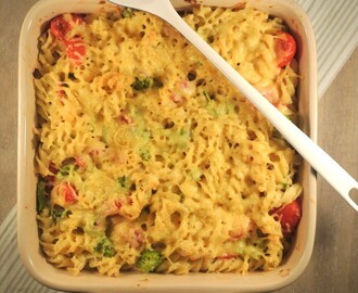 Pasta ovenschotel met kruidenroomkaas, ham en broccoli