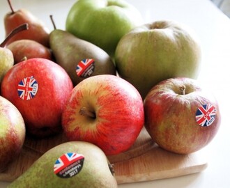 Taste the Season with British Apples and Pears: Apple, Bramble & Pear Tray Bake Recipe