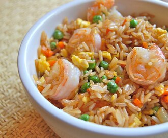 Quien piensa que el arroz chino (arroz frito o chaufa) es difícil de preparar? Hoy les traigo una versión rápida y sencilla!