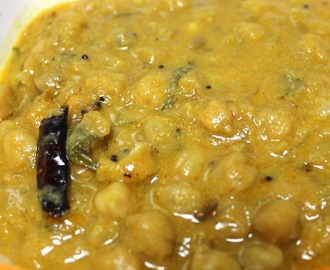 Spicy White Chickpeas Curry / Vella Kadala Curry / Channa(Choley) Masala