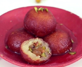 New Year Special: Homemade Gulab Jamuns