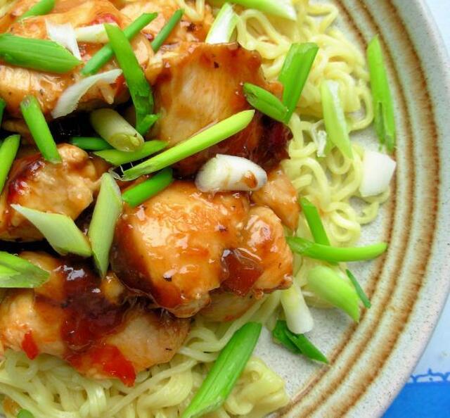 Easy 5:2 Fast Day Recipe: Chinese Garlic,Ginger & Honey Chicken with Noodles (200 Calories)