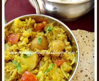 Aloo Phool Kopir Tarkari | Bengali Potato Cauliflower Curry