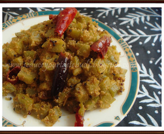 Uchche Posto Jhuri | Bengali bittergourd curry in Poppy Seed Paste