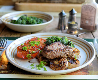 Paleo 5:2 Diet Recipe for Pepper Steak with Pan-fried Onions, Tomatoes and Spinach