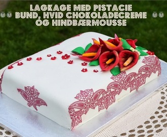 Fødselsdagslagkage med pistaciebund, hindbærmousse og hvid chokoladecreme