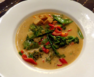 Thaise vegetarische Curry met Tofoe en restjes groenten uit de groentela.