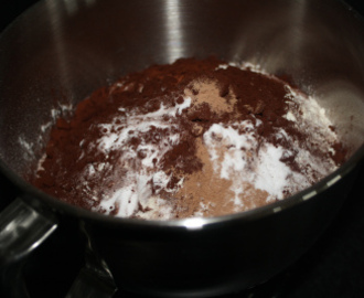 Mørk sjokoladekake uten egg,smør og melk