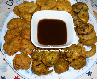 Mixed Bhajias  (Fried pokoras)