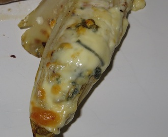 Gegrilde witlof met blauwe kaas