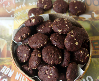 Chocolate Peanut Butter Oats Cookies - Eggless Cookies recipe