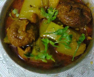 Bottle Gourd Gravy / Bengali Lau Borir Jhol