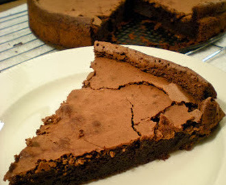 Σοκολατένιο κέικ χωρίς αλεύρι
