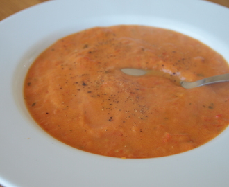 Kremet tomatsuppe med ovnsstekte tomater