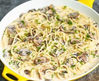 Spaghetti with Mushroom Herb Cream Sauce