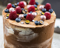 Schoko Beeren Törtchen – verfeinert mit Lebkuchengewürz und gefüllt mit einer leckeren Vanille Creme