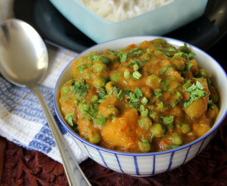 Aloo Mutter - Potato Peas - Vegan gravy for rice, roti - Vegetarian gravy for rice, roti, chapathi, Naan