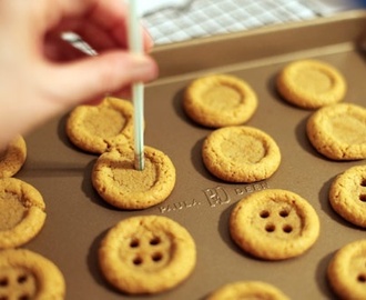 Biscoitos de amido de milho (Maizena) em forma de botões