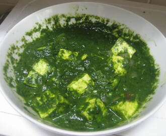 Palak paneer (Spinach and Cottage cheese gravy)