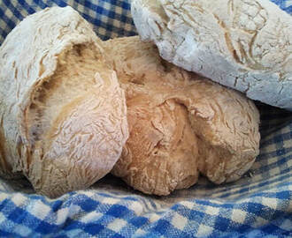 Pão em forno de lenha